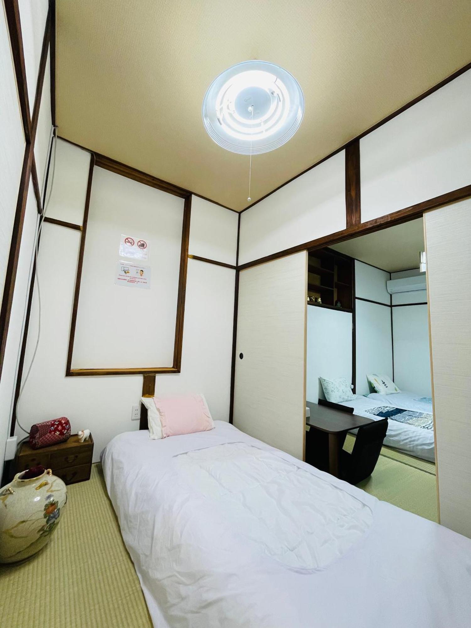 難波心斎橋10Minutes民宿2号室 Osaka Bagian luar foto