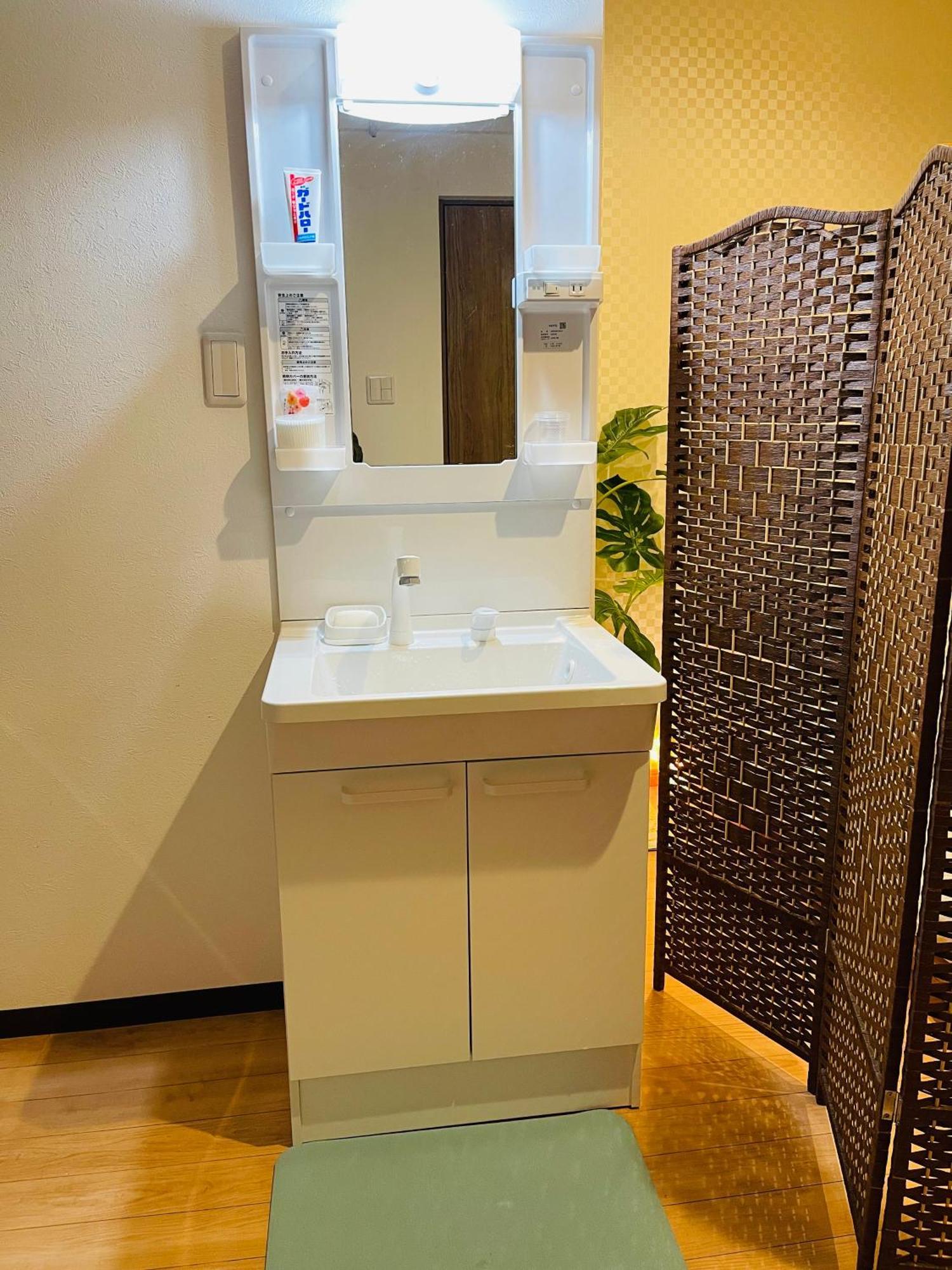 難波心斎橋10Minutes民宿2号室 Osaka Bagian luar foto